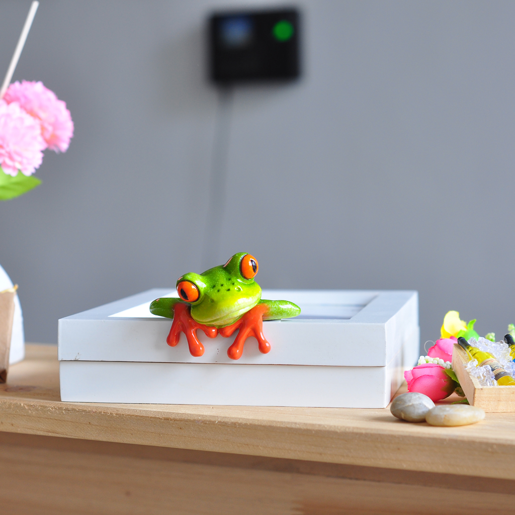 2x Resin Novelty 3D Craft Frog Decoration Office Desk Computer Decor Crafts 