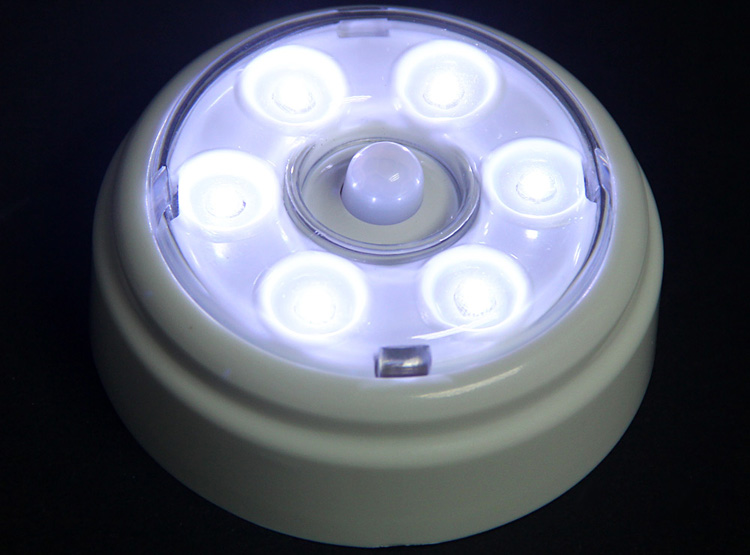 L0606 Auto PIR 6 LEDs Light Infrared Human Body Induction Corridor Lamp - 6V