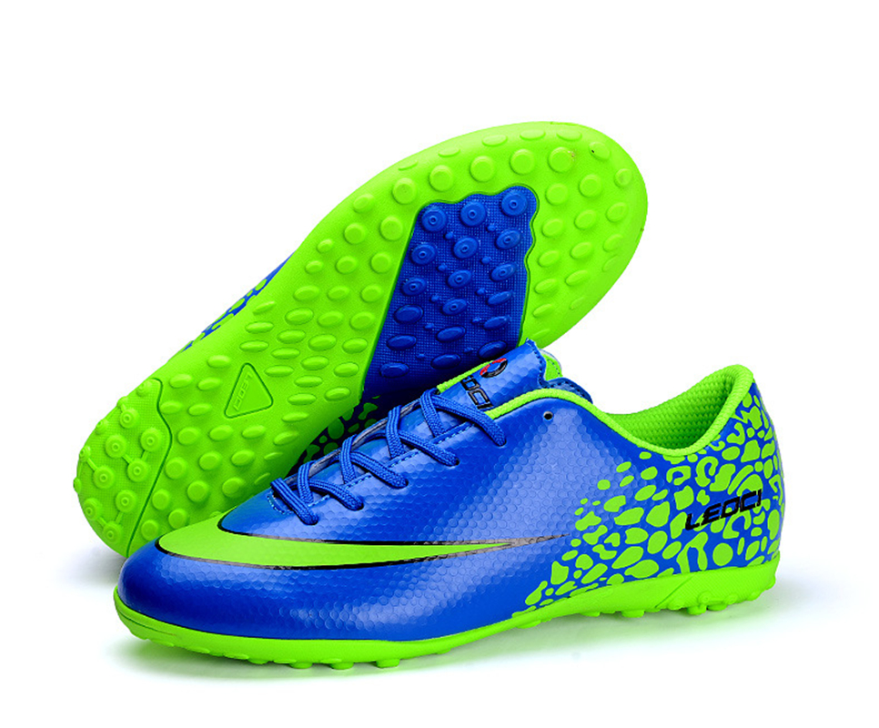 tenis de fútbol para niños