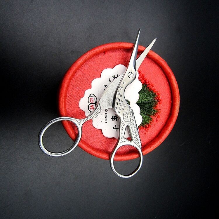 Description Picture 5 of itemGold & Silver Vintage Embroidery Scissors Stork Cross-Stitch Clipper Craft Dressmaker Shears For DIY Fabric Sewing Accessories