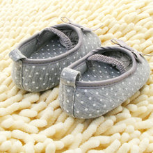 Hot Sale New Baby Soft Bottom Antiskid Toddler Kids Polka Dot Bowknot Crib Shoes