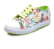 2015 new autumn Women flat heeled Canvas Shoes Low top Flower Print Woman Casual sport Shoes