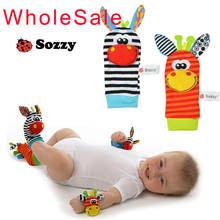 Vtipné ponožky a hračka ako náramok pre bábätko z Aliexpress