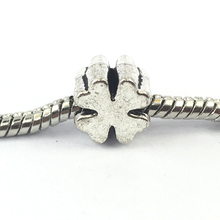 Free Shipping Silver Plated Bead Charm Four-Leaf Clover European Beads Fits pandora Bracelets Necklaces DIY Jewelry B00159