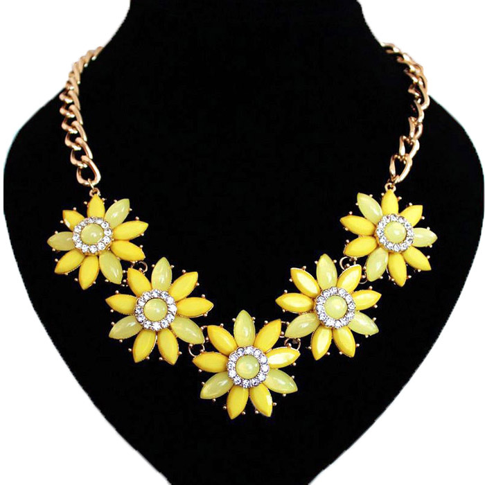Resin Chrysanthemum Statement Necklace Women Chain Necklaces Pendants Summer Style Punk Jewelry For Gift Party