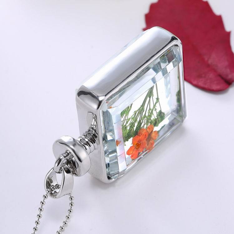 Silver Plated Square Shape Glass Bottle Mini Dried Flower Pendant Necklaces of Women Wholesale Jewelry Flower Necklace N024 23\'\' N02405-3