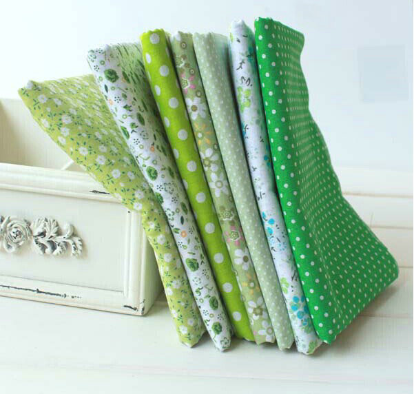 7-Prints-Assorted-Pre-Cut-50CM-50CM-Green-Christmas-cotton-fabric-Patchwork-Fabric-Fat-Quater-Bundle.jpg
