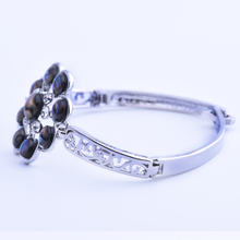 Factories direct wholesale European and American fashion jewelry shell bracelet classic wild