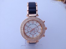 Diamond encrusted bracelet quartz watch shell dial luminous pointer Ceramic alloy strap Ms leisure watches business
