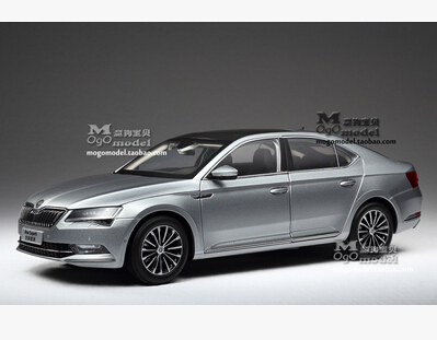 New SKODA SUPERB 2015 1:18 car model alloy metal diecast Shanghai Volkswagen original limit collection gift boy