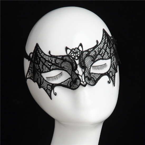 Le masque la pellicule des points noirs miracle black mask
