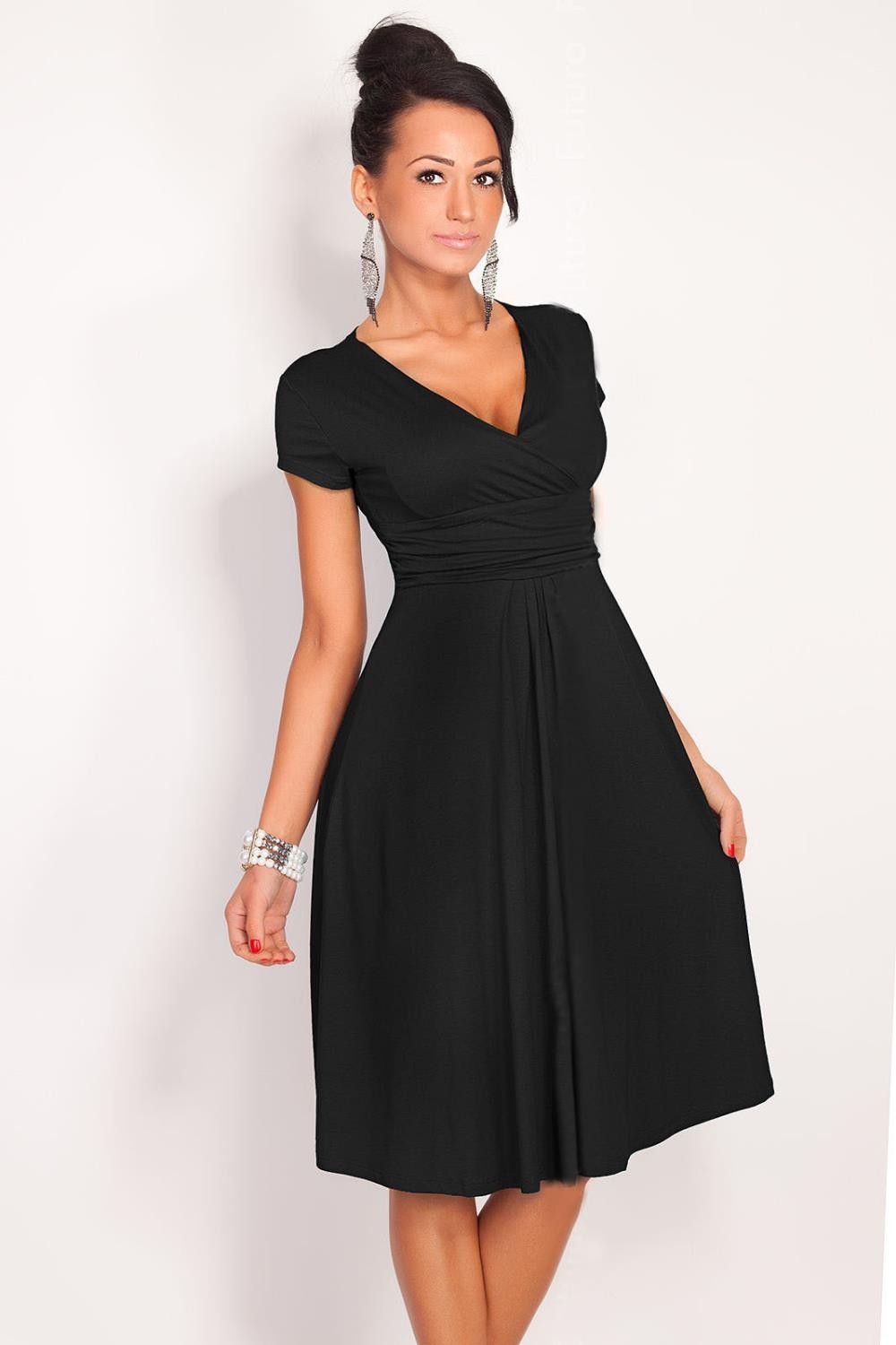 Элегантное черное платье