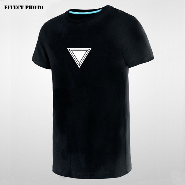 600PX Black Woman Model Triangle T-shirt 7