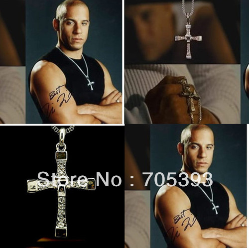Free Shipping FAST and FURIOUS Dominic Toretto's Cross Pendant Necklace - Titanium Steel costume jewellery UN25024