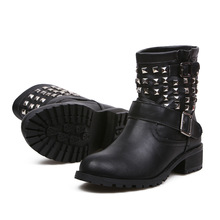 A flat round head rivet winter boots boots a British style Martin Xue Zi stock shoes