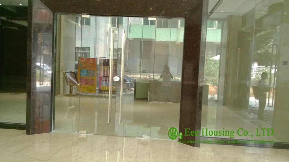 Customized Frameless Glass Door With 12mm Tempered Clear Glass
