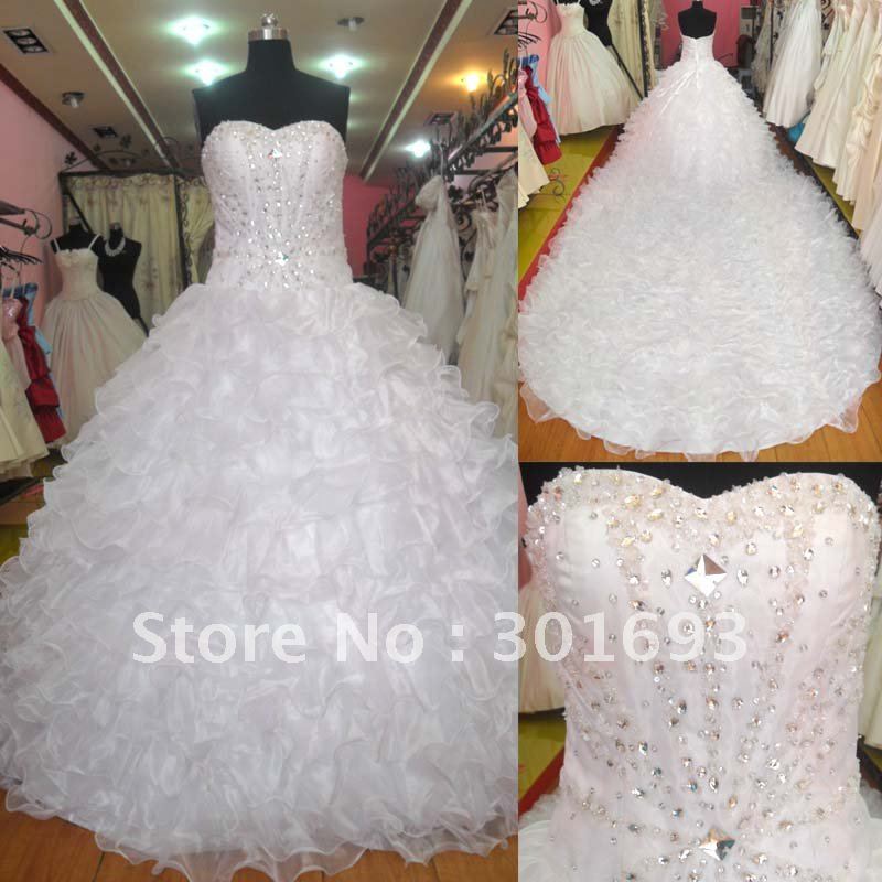 Wedding dresses with royal trians