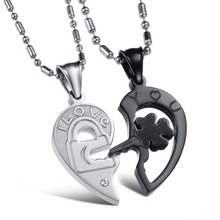 Fashion Accessories Jewelry Gift Titanium Two Half Heart Puzzle Pendant CZ Diamond Lovers Couple Pendant Necklace
