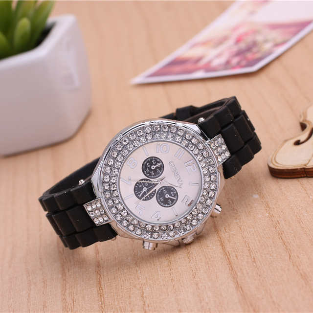 The new trend of 2015 watches, ladies leisure fashion style watch, silicone strap quartz watch, noble generous, woman's favorite