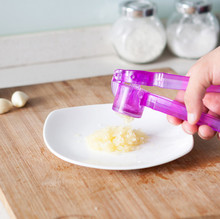 2016 Hot plastic Kitchen Squeeze Tool Crusher Garlic Presses Fruit & Vegetable Cooking Tools Kitchen Accessories
