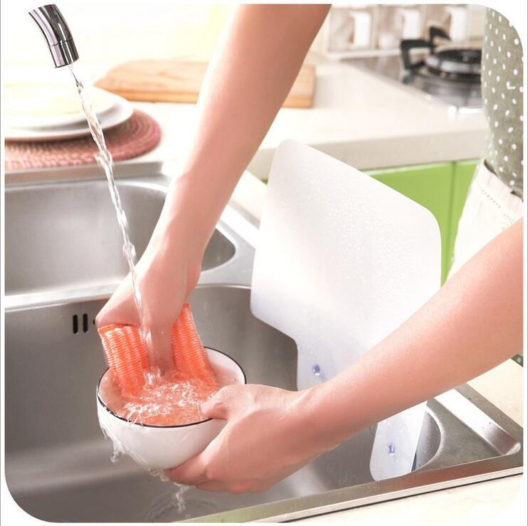 Newest-1Pcs-New-Creative-Kitchen-Wash-Basin-Sucker-Plastic-Water-Splash-Guards-Dish-Washing-Baffle-Sink (1)