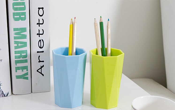 2743892639_922139211