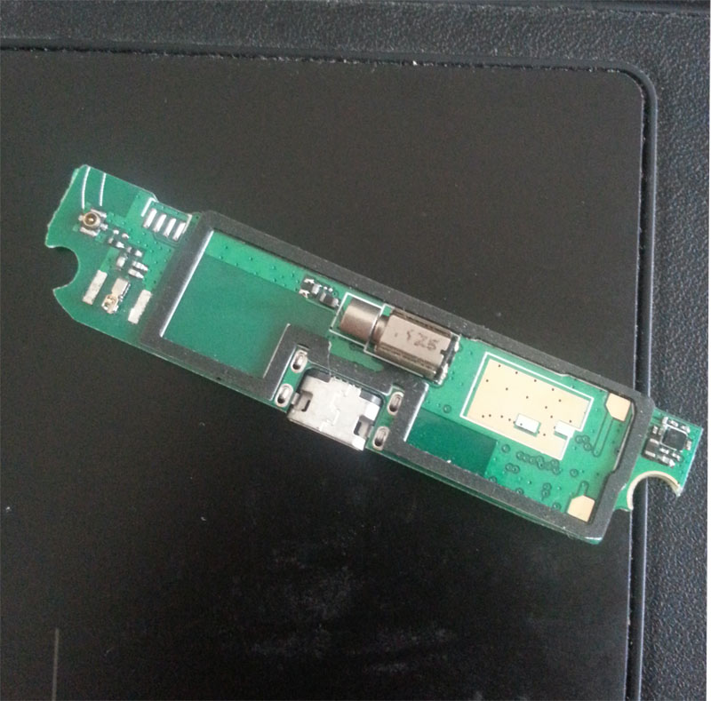   Lenovo S720 Micro USB      - -   + 