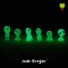 The luminous tree elf doll stand sitting Hayao Miyazaki cartoon Princess Mononoke alien doll micro landscape