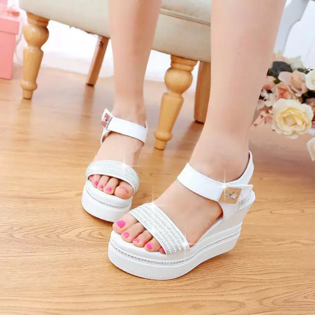 http://g01.a.alicdn.com/kf/HTB1FcoHHVXXXXcuXFXXq6xXFXXXw/2015-New-Fashion-Platform-Sandals-for-Women-Open-Toe-Gladiator-Summer-Shoes-Woman-Rhinestone-Thick-Heels.jpg