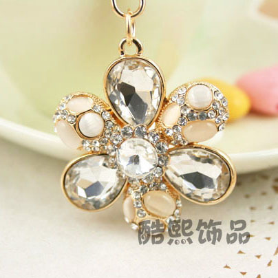 Фотография Cool new diamond jewelry City special offer creative activities with drill six flower car key explosion of ultra fine models