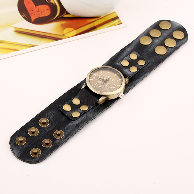 Anime Delicate Rivet Leather Wide Black Strap Casual Round Wrist Watch Bracelet Lovers Best Gift Fashion