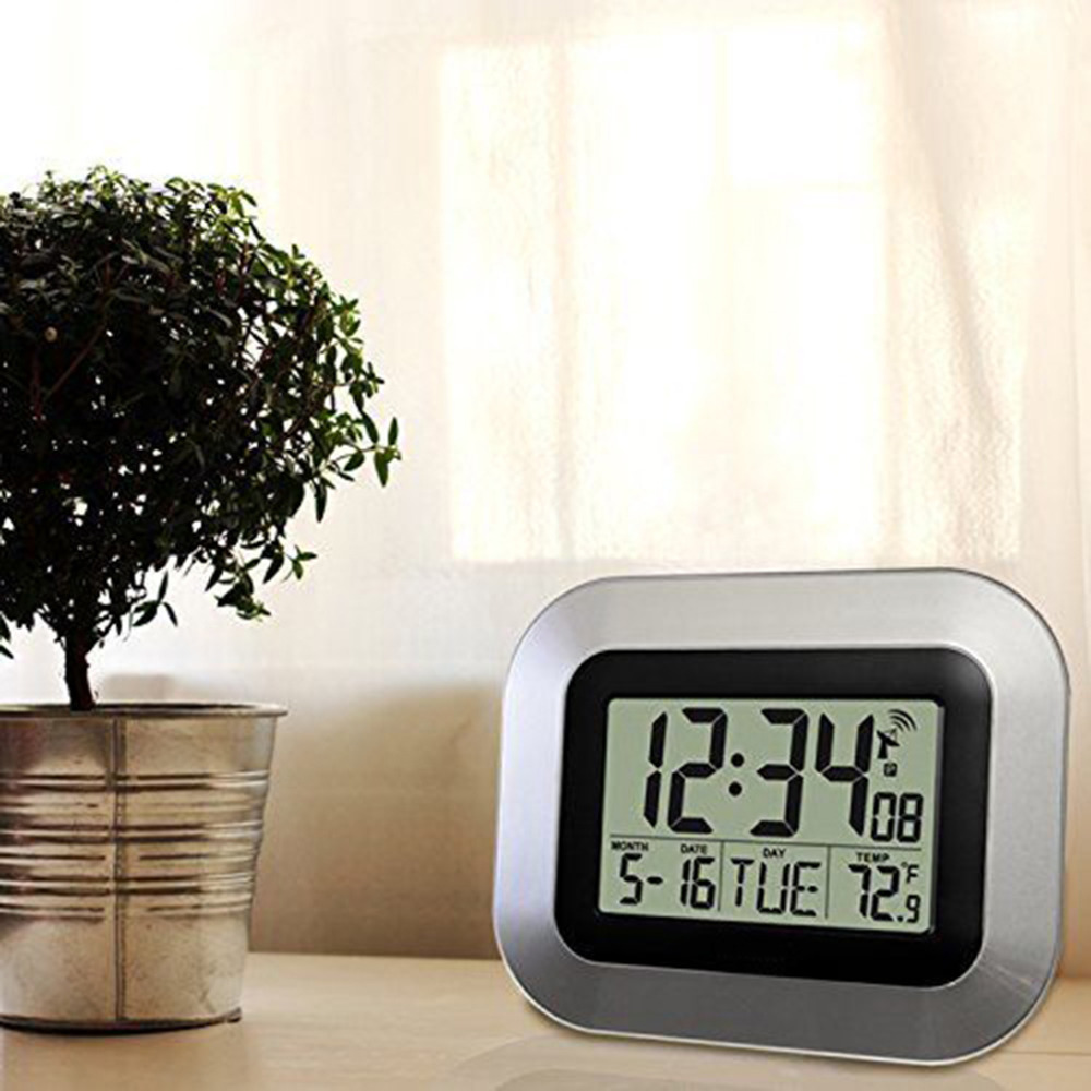 Self Setting Digital Home Office Decor Wall Clock With Indoor Temperature hot search