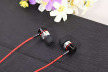 Freeshipping Super bass clear voice earphone Metal Ear Headphones Mobile Computer MP3 Universal 3 5MM headphone