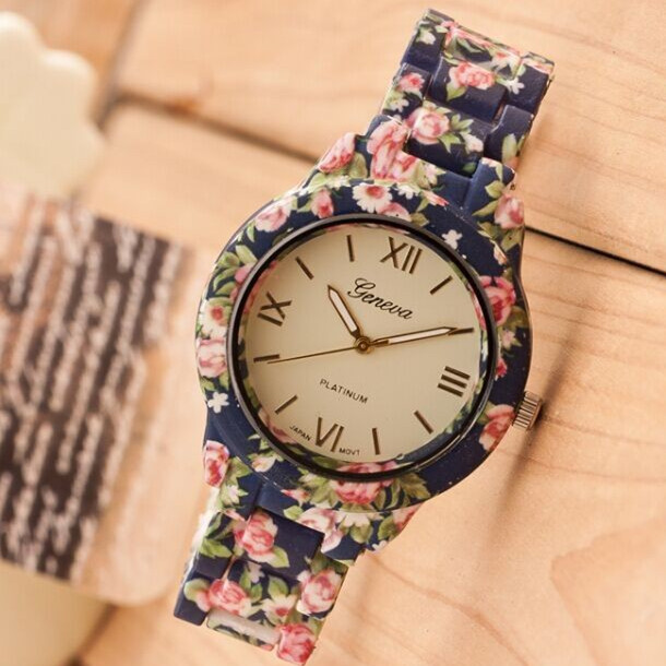 Brand Women Watch 2015 Fashion Casual Plastic Flower Geneva Quartz Watch Elegant Popular Women Wristwatch Relogio