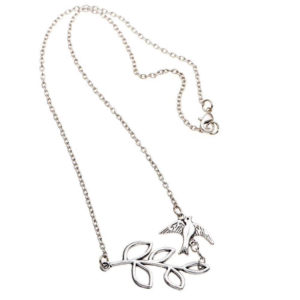 Fashion-2015-Rhinestone-Silver-Leaf-Chains-Necklaces-Bird-Torques-Collar-Necklace-Lucky-Tree-Pendant (1)