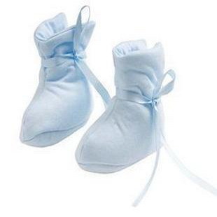 A toddler shoe covers/warm shoe covers/baby socks/...