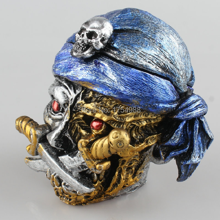 Pirate skull ashtray (3).jpg