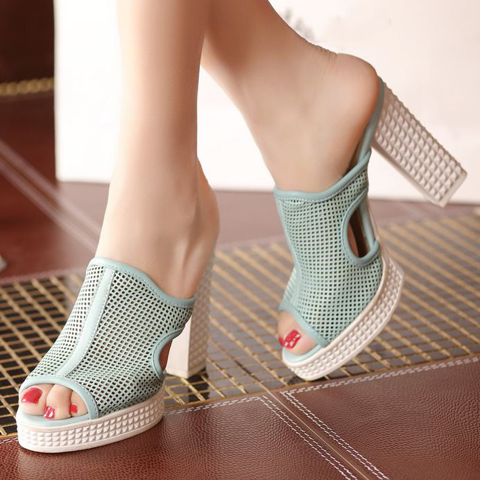 http://g01.a.alicdn.com/kf/HTB1MUjgIpXXXXcBXVXXq6xXFXXXr/Big-size-31-43-Women-sandals-2015-Summer-style-Women-shoes-High-heels-font-b-platforms.jpg