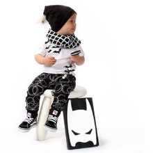 2016 male baby clothes fashion cotton printed short-sleeved bat dynamic geometric print pants + short-sleeved suit baby clothes