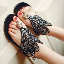 2016 runway looks rhinestone sandals with clip toe handmade pearl sexy female summer flat flat hollow out shoes black Rome