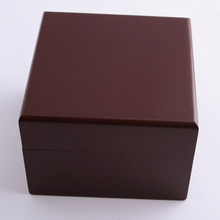 Venta al por mayor de madera de alto grado rojo del reloj caja de embalaje de la marca caja de cajas de madera caja de regalo tamaño 10.5 cm * 10 cm * 7 cm se puede personalizar LOGO 34