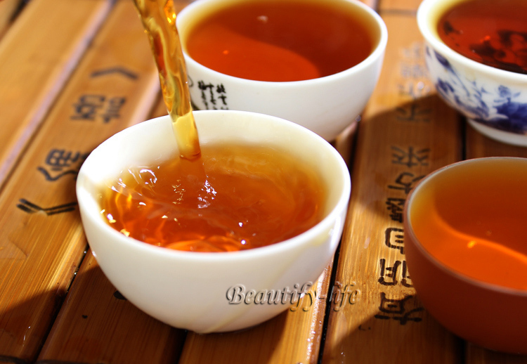 Cheap prices 250g Dianhong Black Tea Famous Yunnan big leaf tea Original from Puer City Famous
