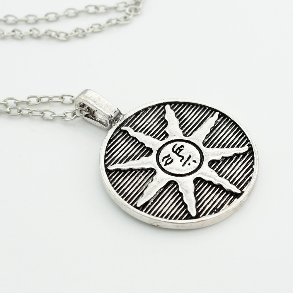Dark Souls Solaire Of Astora Sun Pendant Zinc Alloy Male Necklace 2018