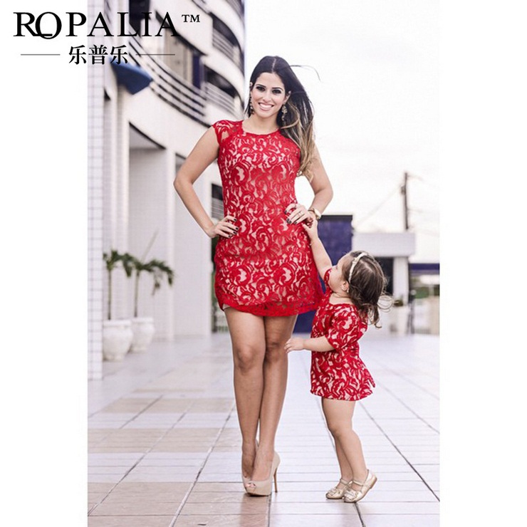 Lace dress with red lining