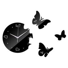 Motýlí černé nástěnné hodiny