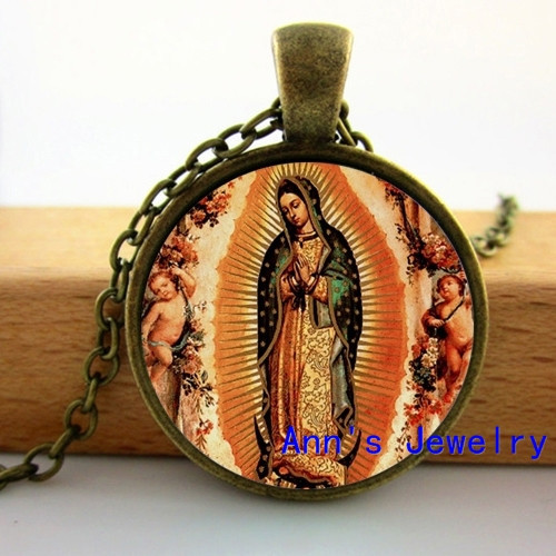 our_lady_of_guadalupe_round_stickers-r13c19f53c3234b378eb689a01569a3c9_v9waf_8byvr_512