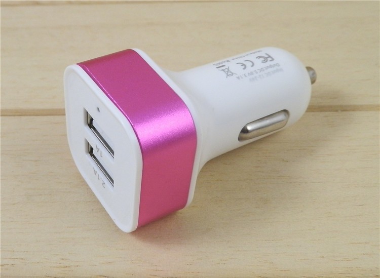 dual universal car charger 07