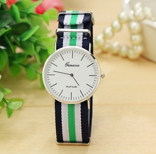 Envío gratis 2015 nueva ginebra simple calibrada dial con estilo delgadas hombres de rayas nylon reloj W145