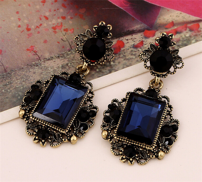 2019 New 2017 Navy Blue Color Crystal Drop Earrings For Women 2019 New 2017 Navy Blue Color Crystal Drop Earrings For Women Vintage Dangle Europe Brand Very High Quality From Yuqing1668