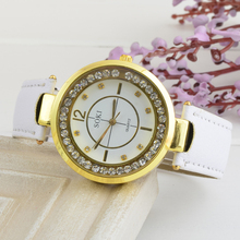 Reloj de la marca soki. en el interior del vidrio jitter diamante, de cuero de lujo. reloj de cuarzo, tabla para mujer de negocios. envío gratis